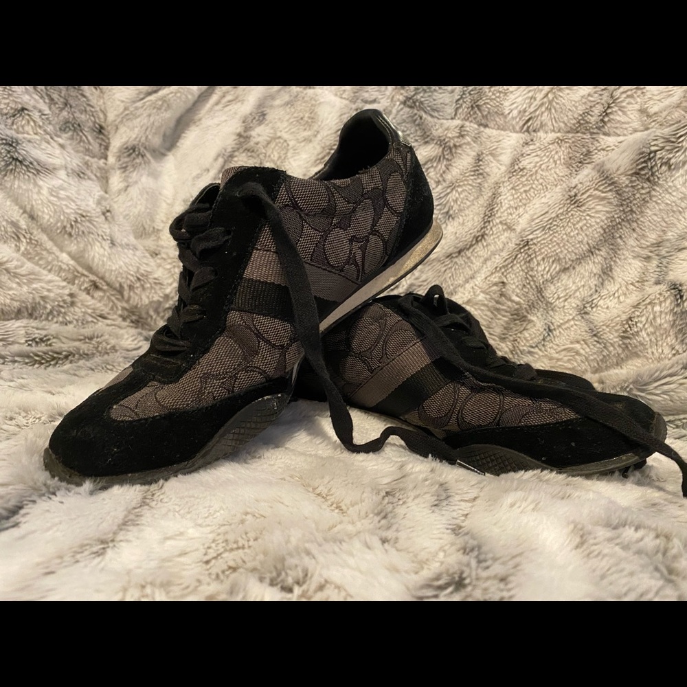 Out of closet Coach shoes. Size 6, No box. Will come wrapped up and in a box.